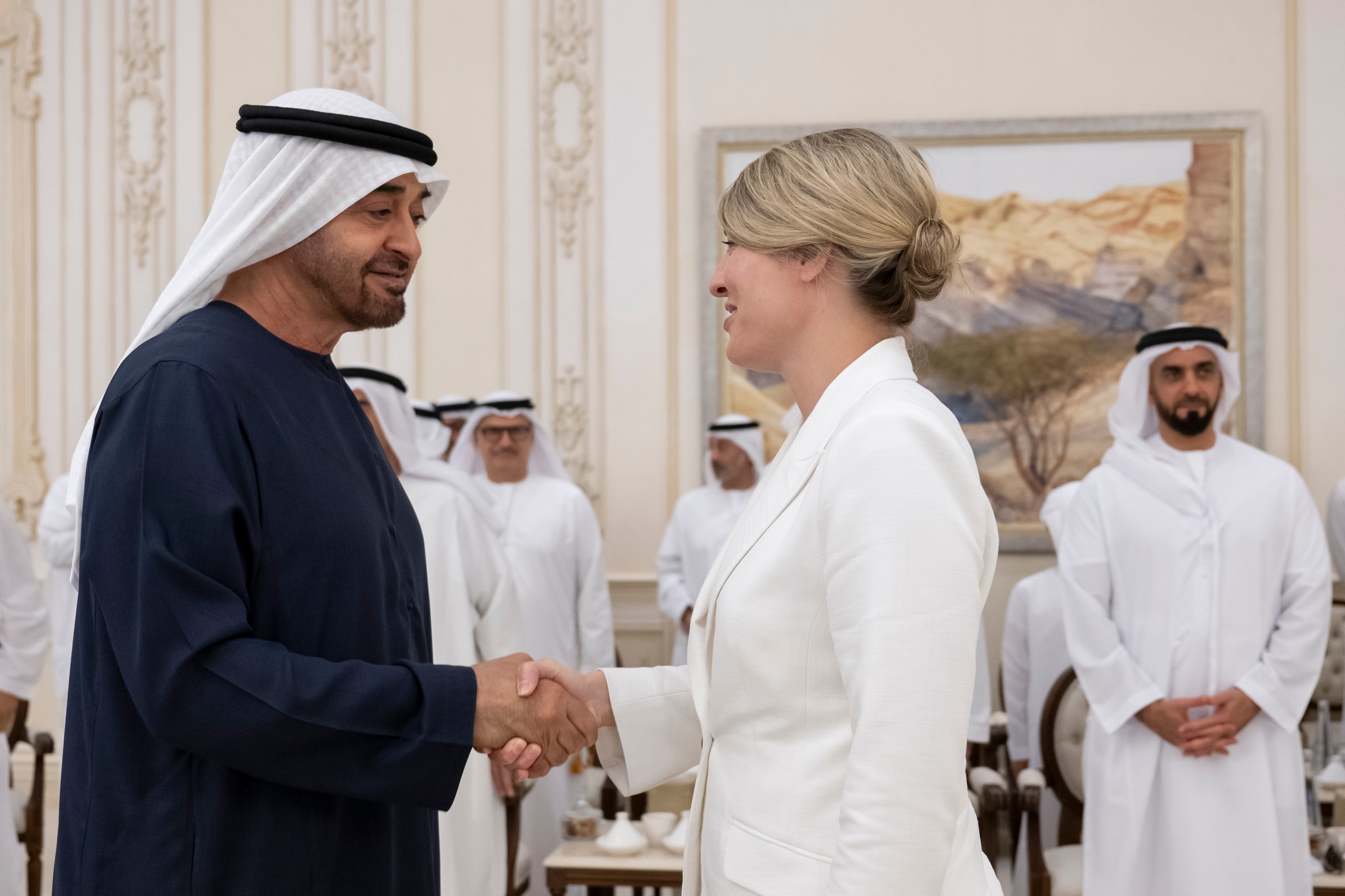 "وام"