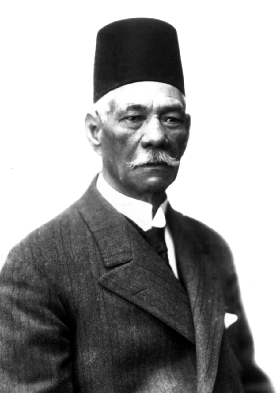 "1924 سعد زغلول يشكل أول وزارة شعبية في مصر بعد انتخابات فاز فيها مناصروه بمعظم مقاعد البرلمان."