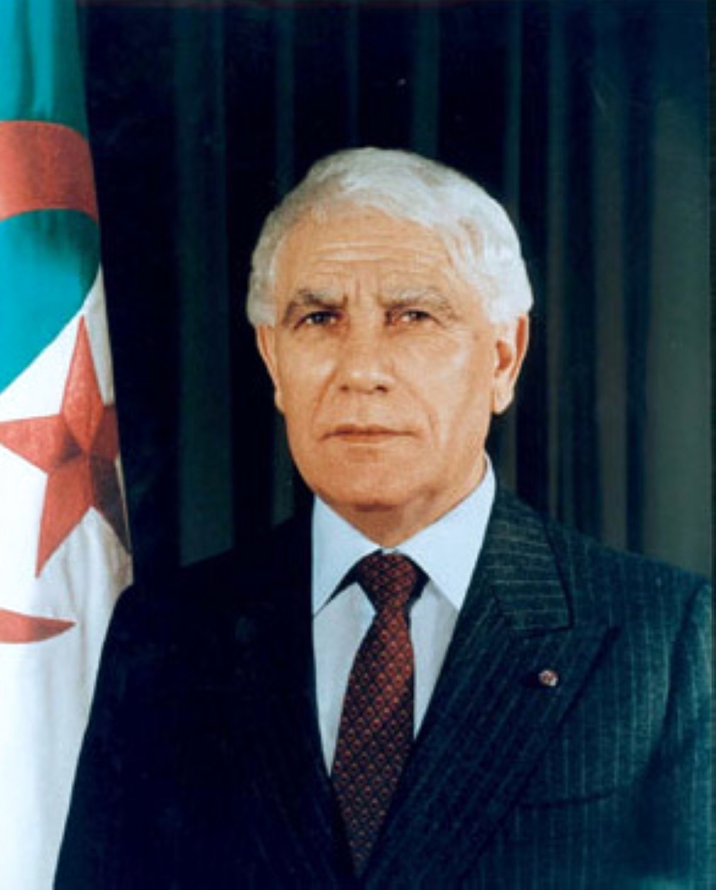 "1983 الرئيس الجزائري الشاذلي بن جديد يقوم بزيارة رسمية إلى فرنسا هي الأولى لرئيس جزائري منذ الاستقلال."