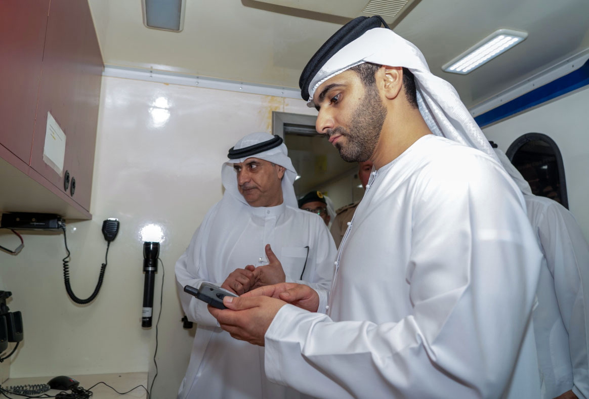 "سموه يطلع على أحدث المعدات والتجهيزات استعداداً لاستضافة معرض الطيران و«كوب 28»"