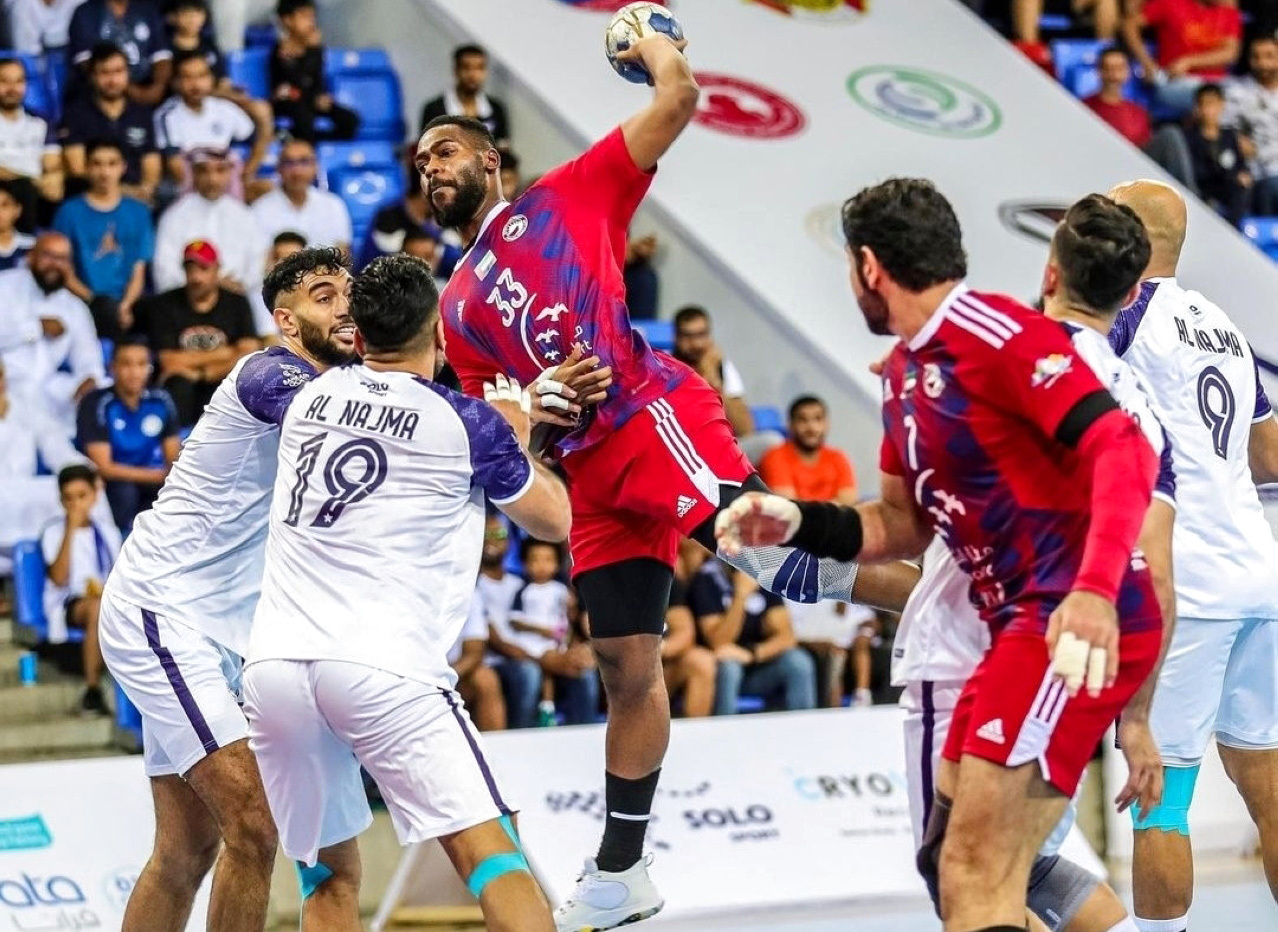 "جانب من لقاء سابق بين الشارقة والنجمة | أرشيفية"