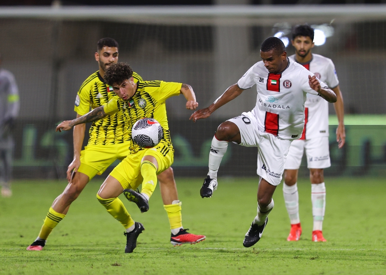 "جانب من إحدى مباريات دوري المحترفين | البيان"