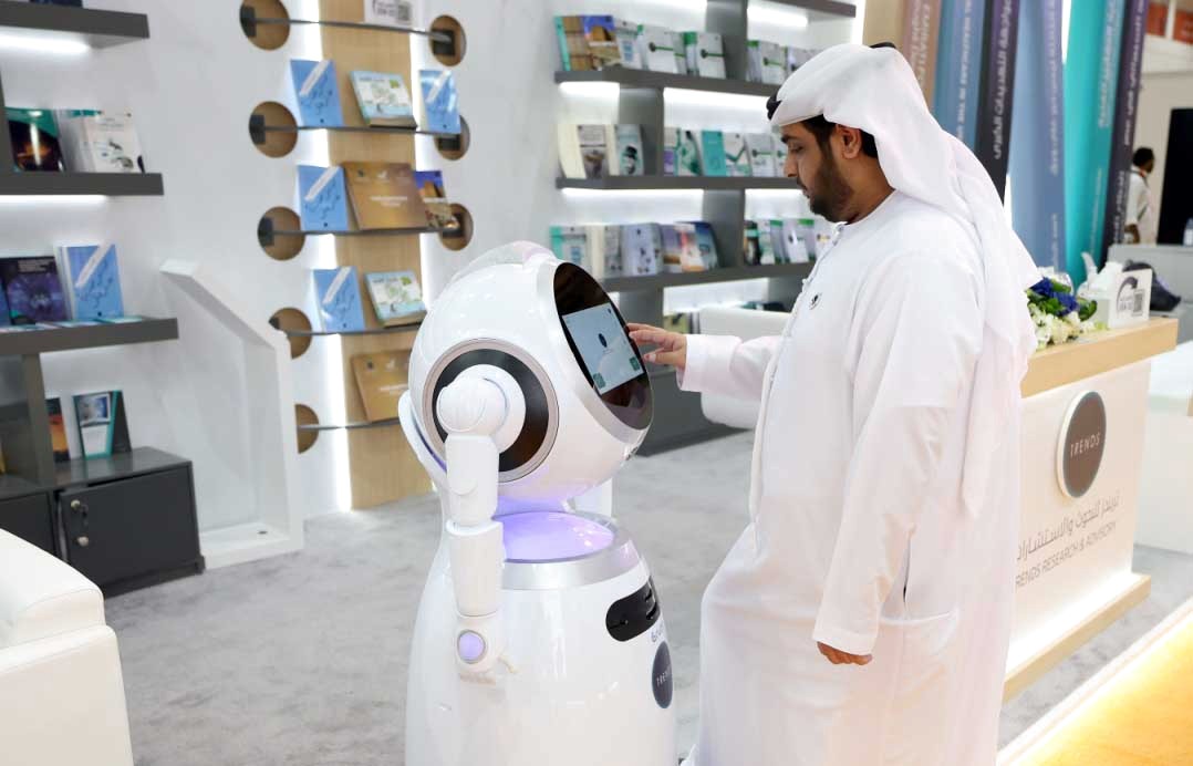 "أجهزة حديثة يحتضنها المعرض| تصوير: سالم خميس"