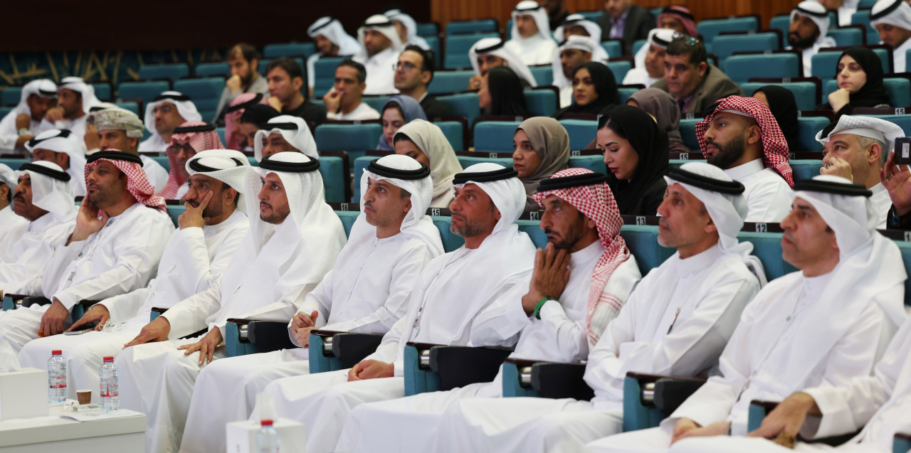 أحمد الفلاسي: نواجه تحدياً كبيراً في المجالين الرياضي والصحي