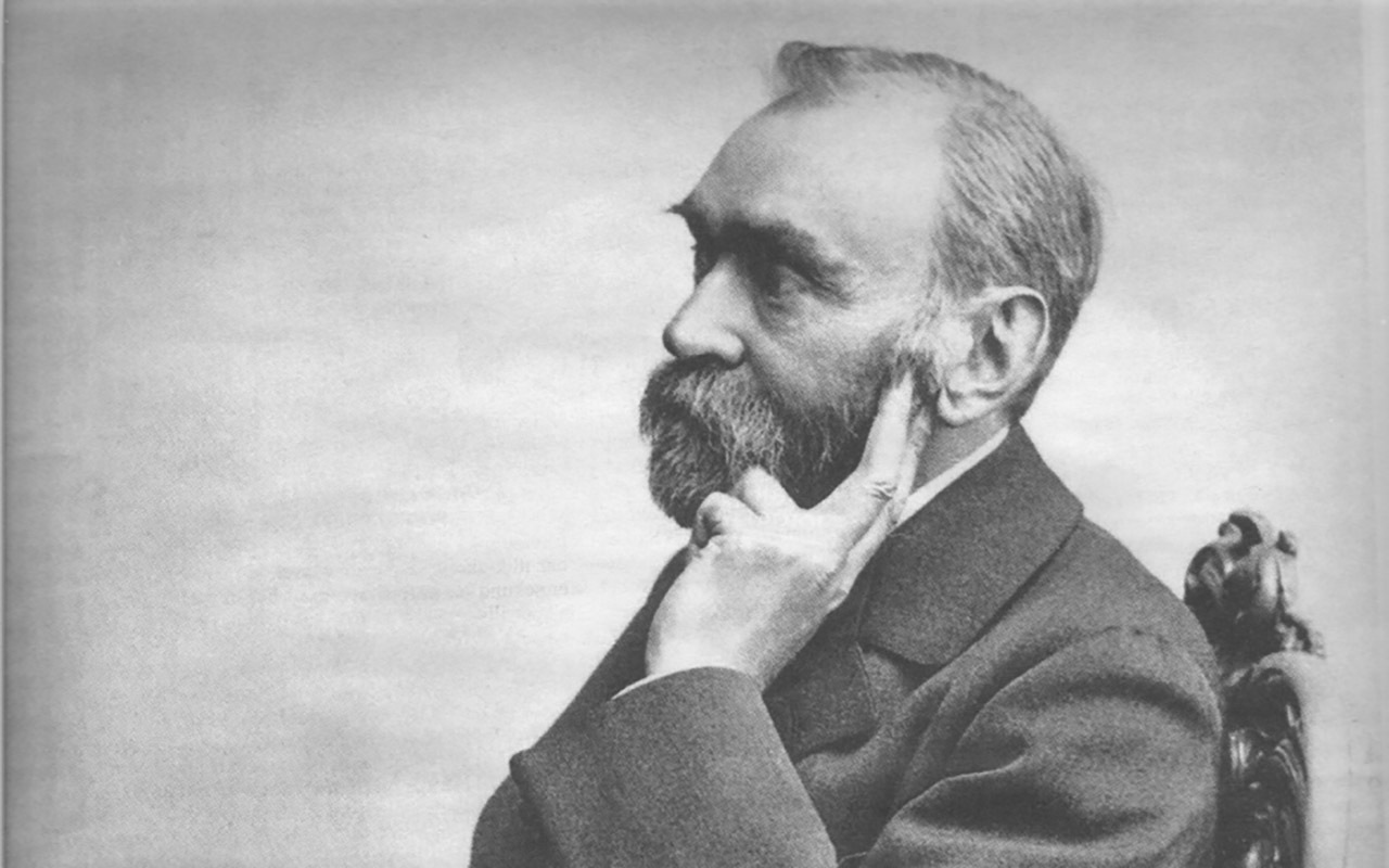 "1895 ألفرد نوبل يوقّع وصيته التي أوصى فيها بوقف أمواله على إنشاء جائزة نوبل بعد وفاته."