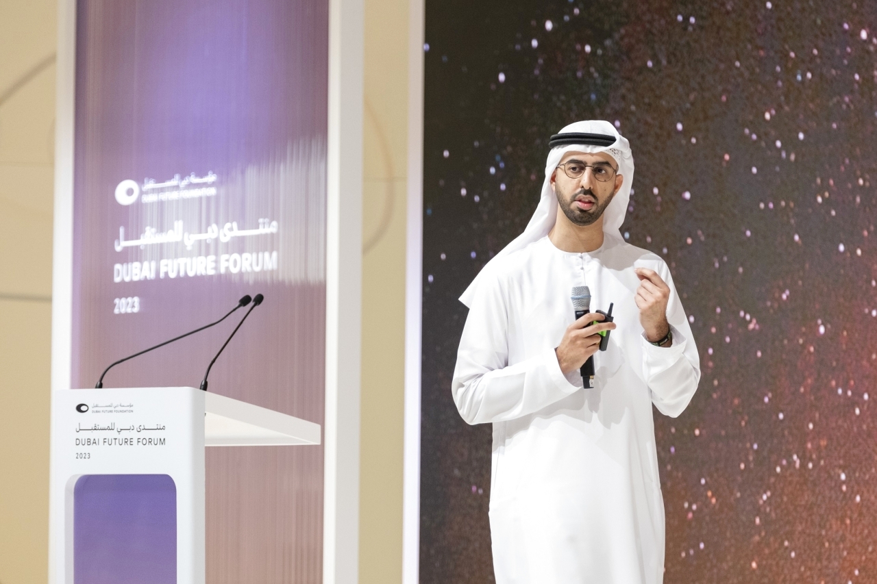 "عمر العلماء خلال إلقائه الكلمة الافتتاحية"