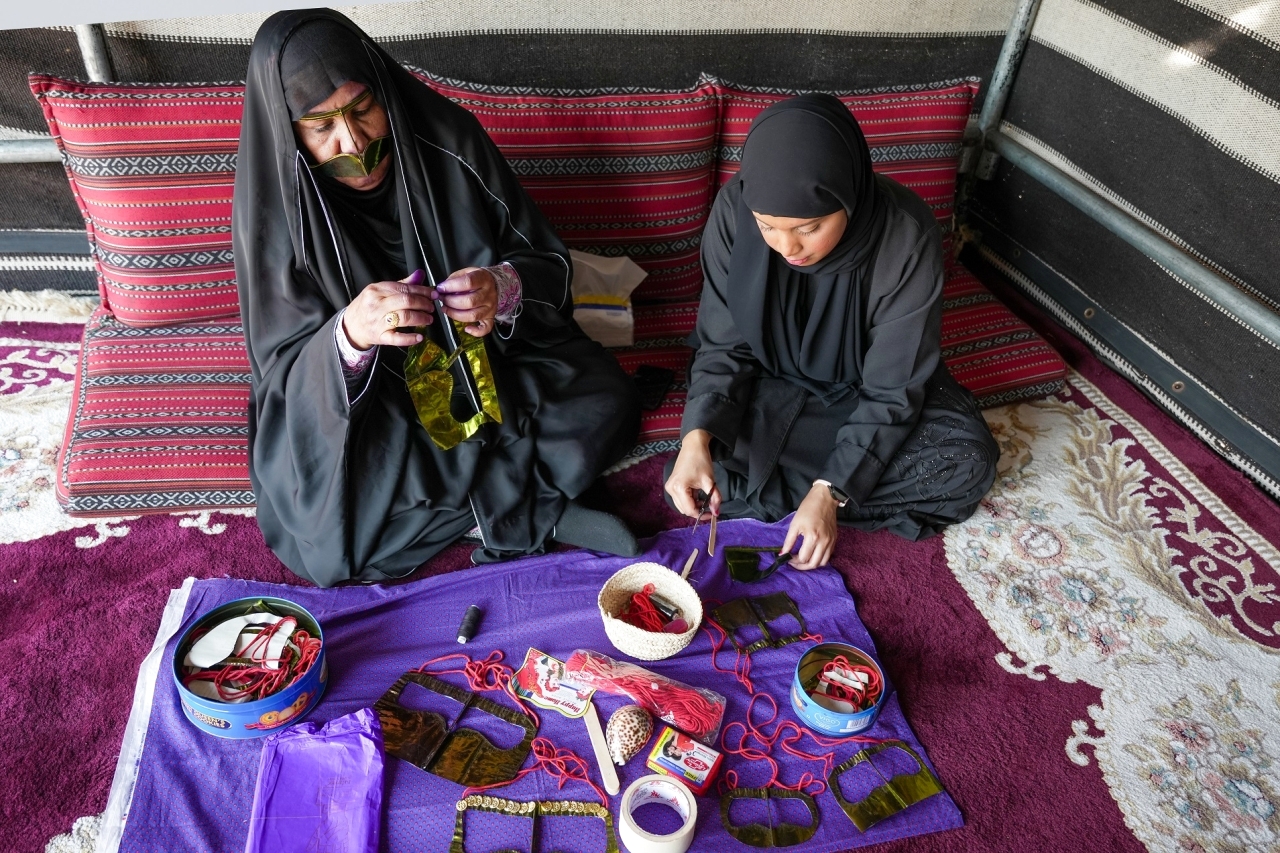 "فعاليات تراثية خلال احتفال مؤسسة دبي للمرأة"