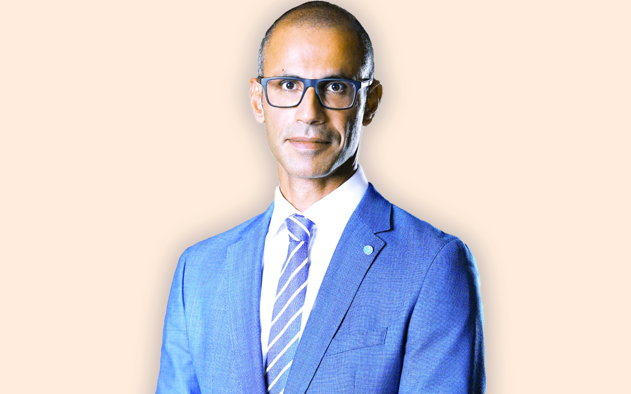 "سام الأسمر"