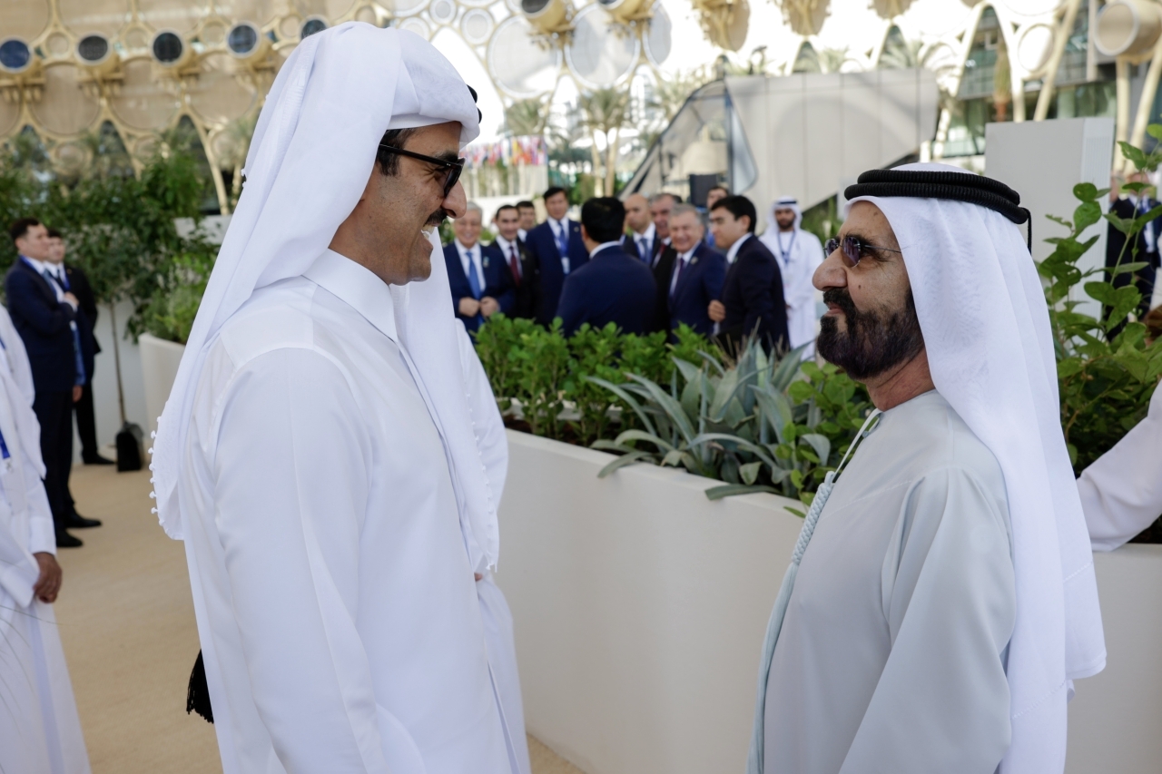 "محمد بن راشد وتميم بن حمد خلال اللقاء"