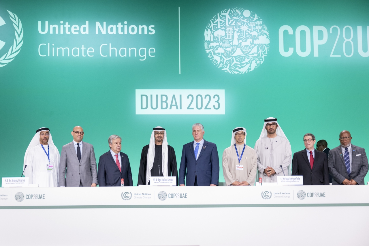 "رئيس الدولة ومنصور بن زايد ورئيس كوبا وأنطونيو غوتيريش وسلطان الجابر وأحمد الصايغ | تصوير: عبد الله البدواوي"