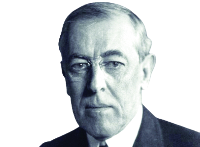 "1918 الرئيس الأمريكي وودرو ويلسون يبحر إلى أوروبا لبدء محادثات السلام في فرساي بشأن الحرب العالمية الأولى."