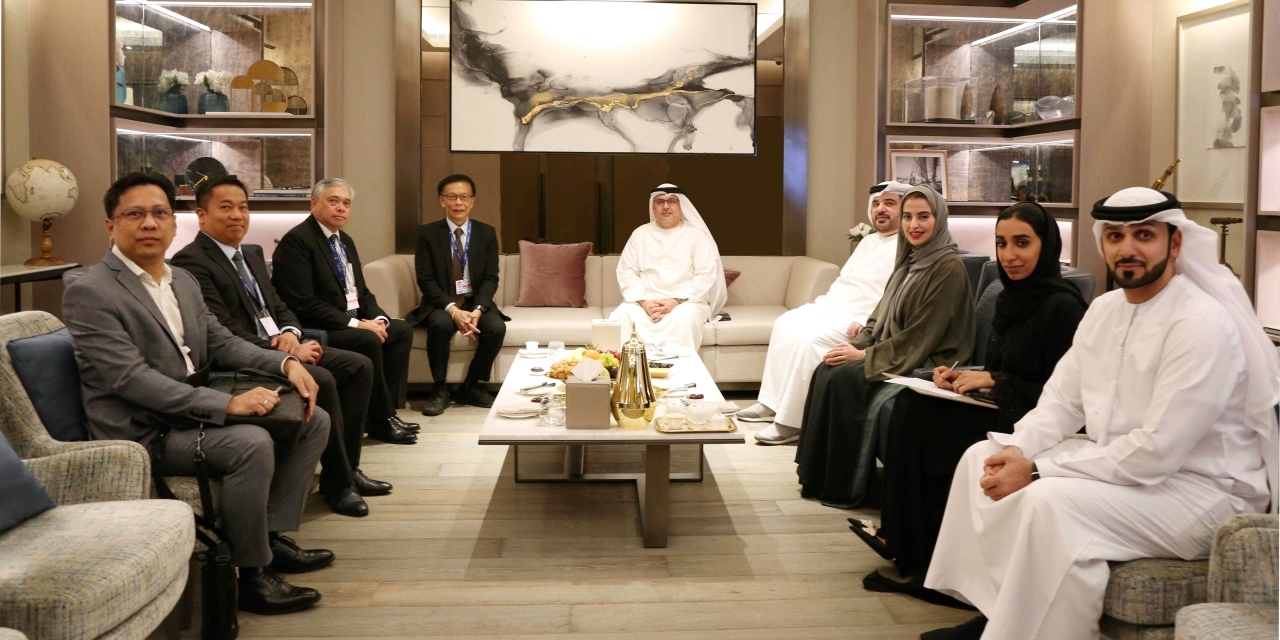 الإمارات والفلبين تبحثان تعزيز التعاون في مجالات العمل