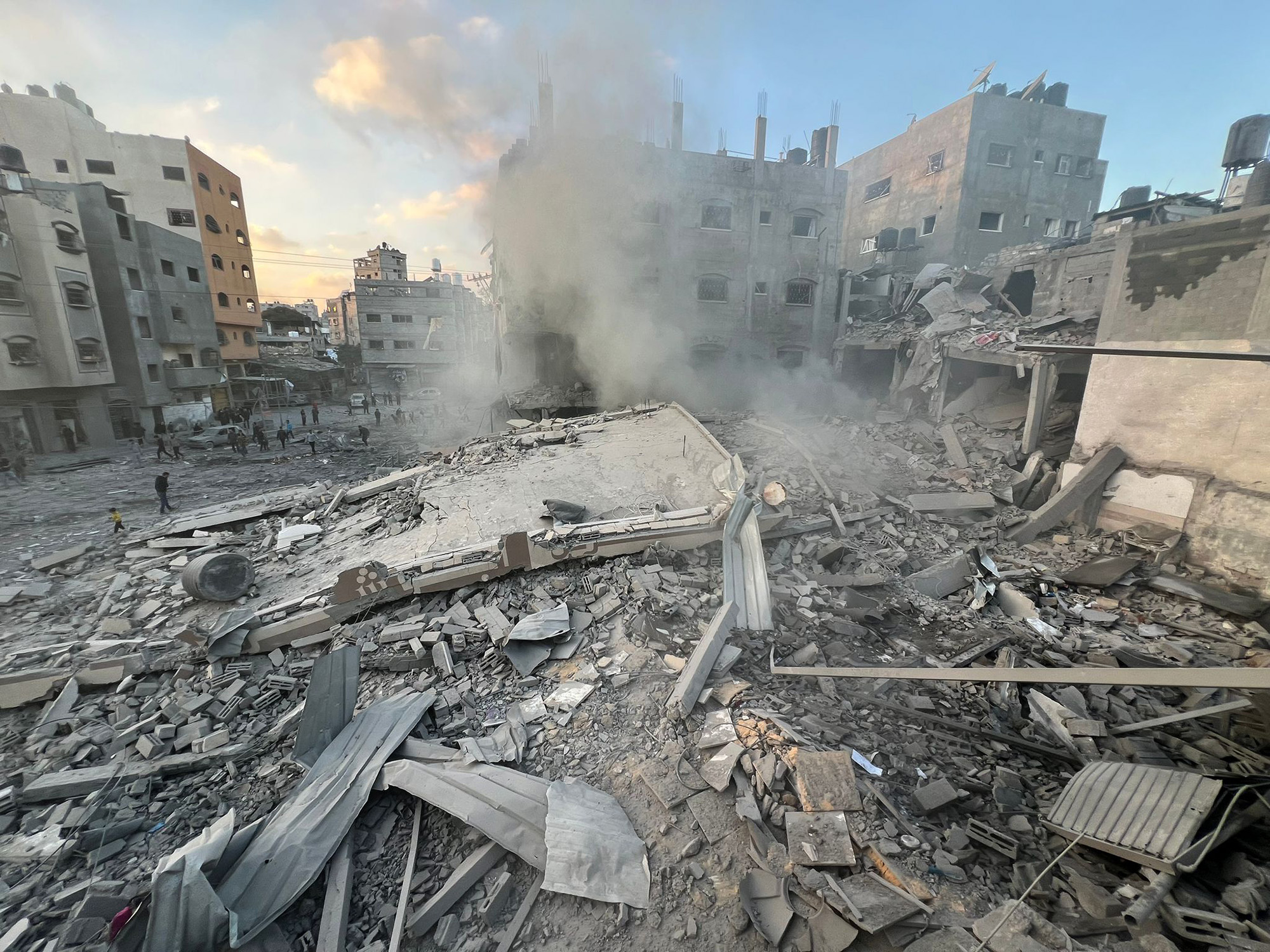 محاصرة مجموعة من الجنود الإسرائيليين في مخيم جباليا شمال غزة