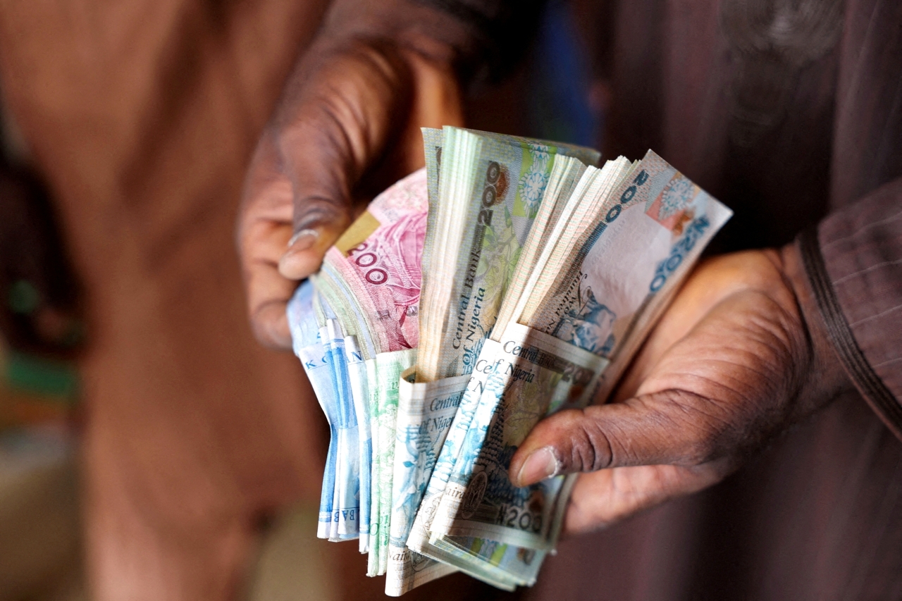 العملة النيجيرية إلى أدنى مستوى