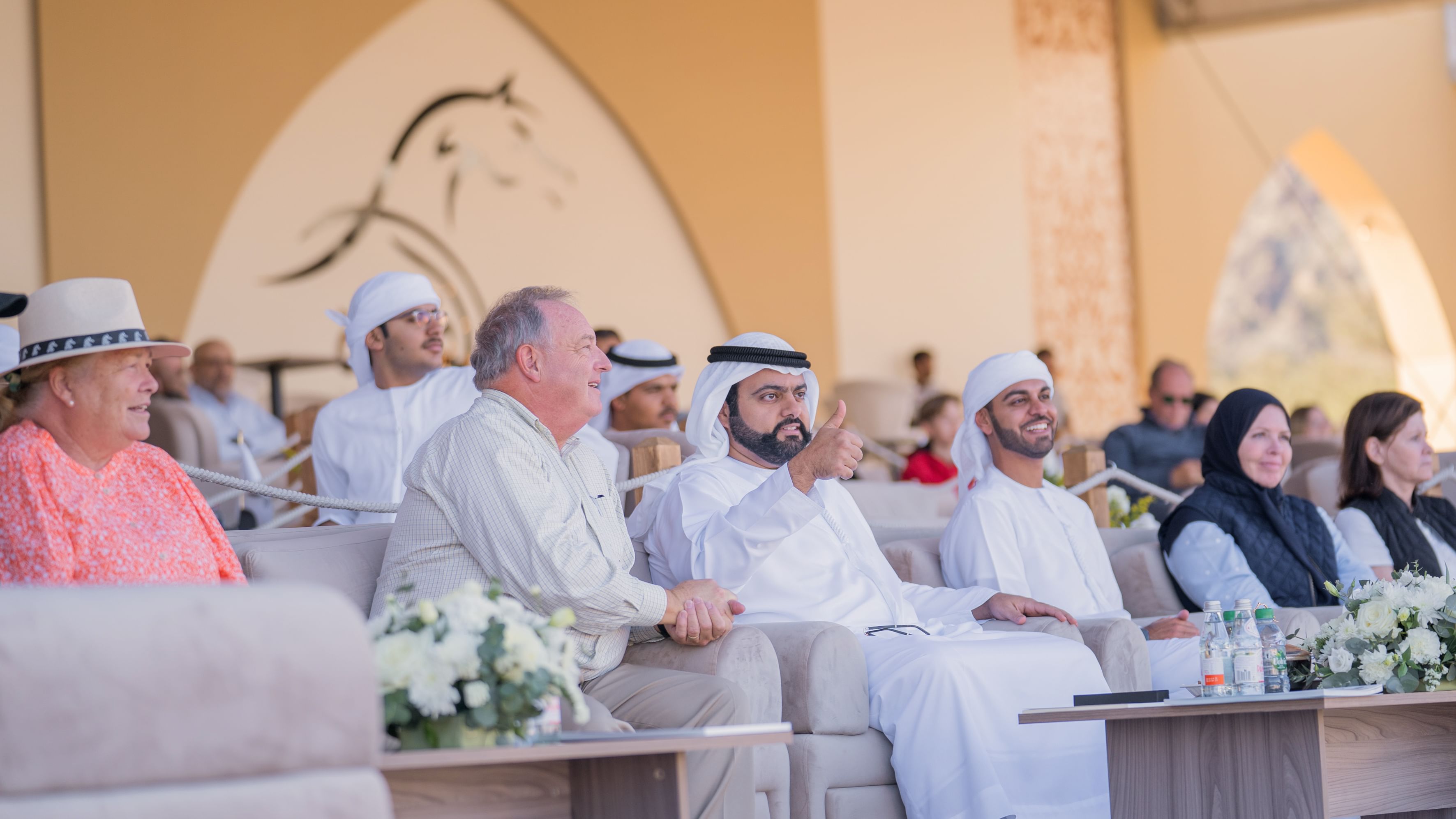 "وام"