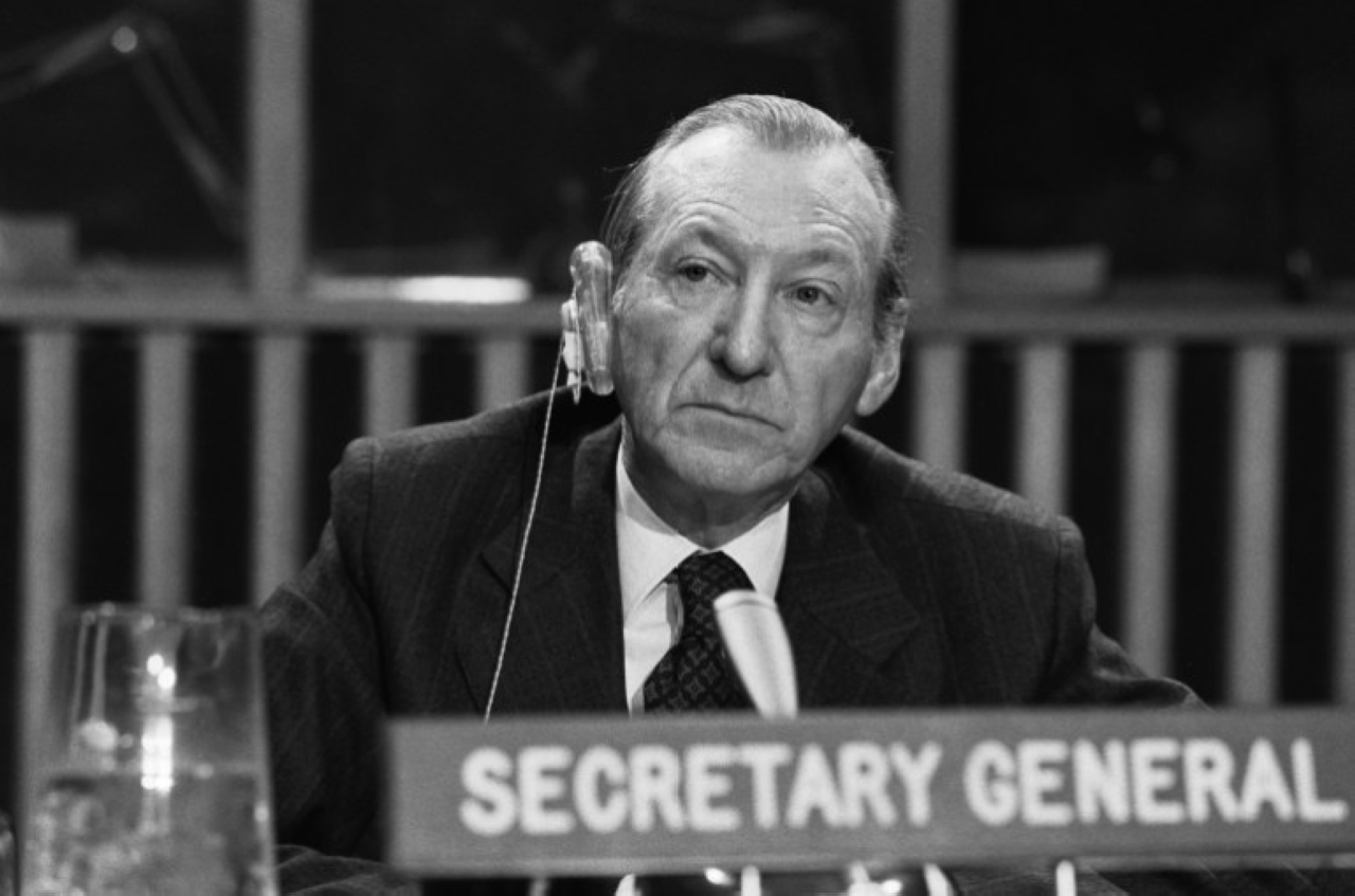 "1971 انتخاب النمساوي كورت فالدهايم أميناً عاماً للأمم المتحدة خلفاً  ليو ثانت."