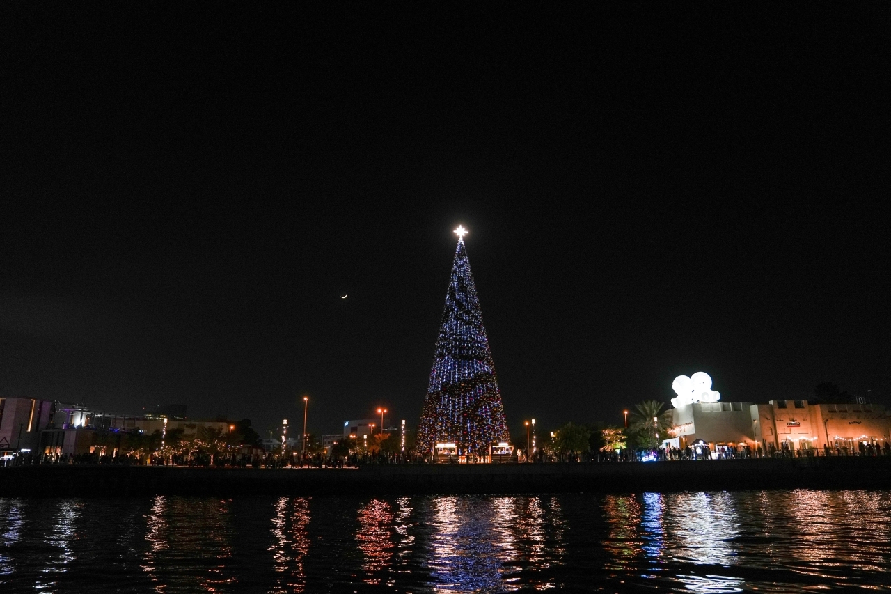 مهرجان السيف يعزف ألحان الجمال والإبداع على ضفاف خور دبي