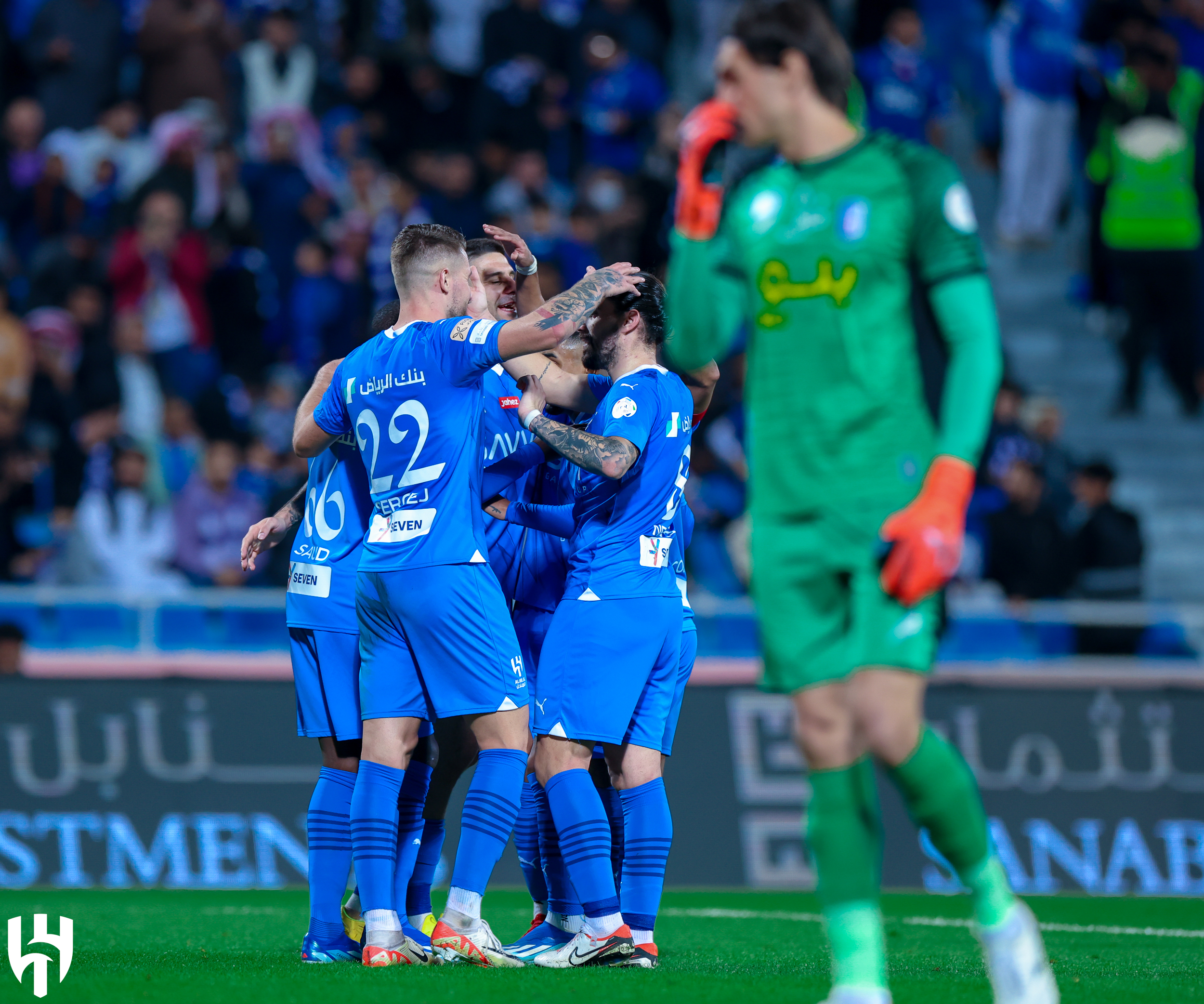 الهلال يسحق أبها بسباعية ويعزز صدارته للدروي السعودي