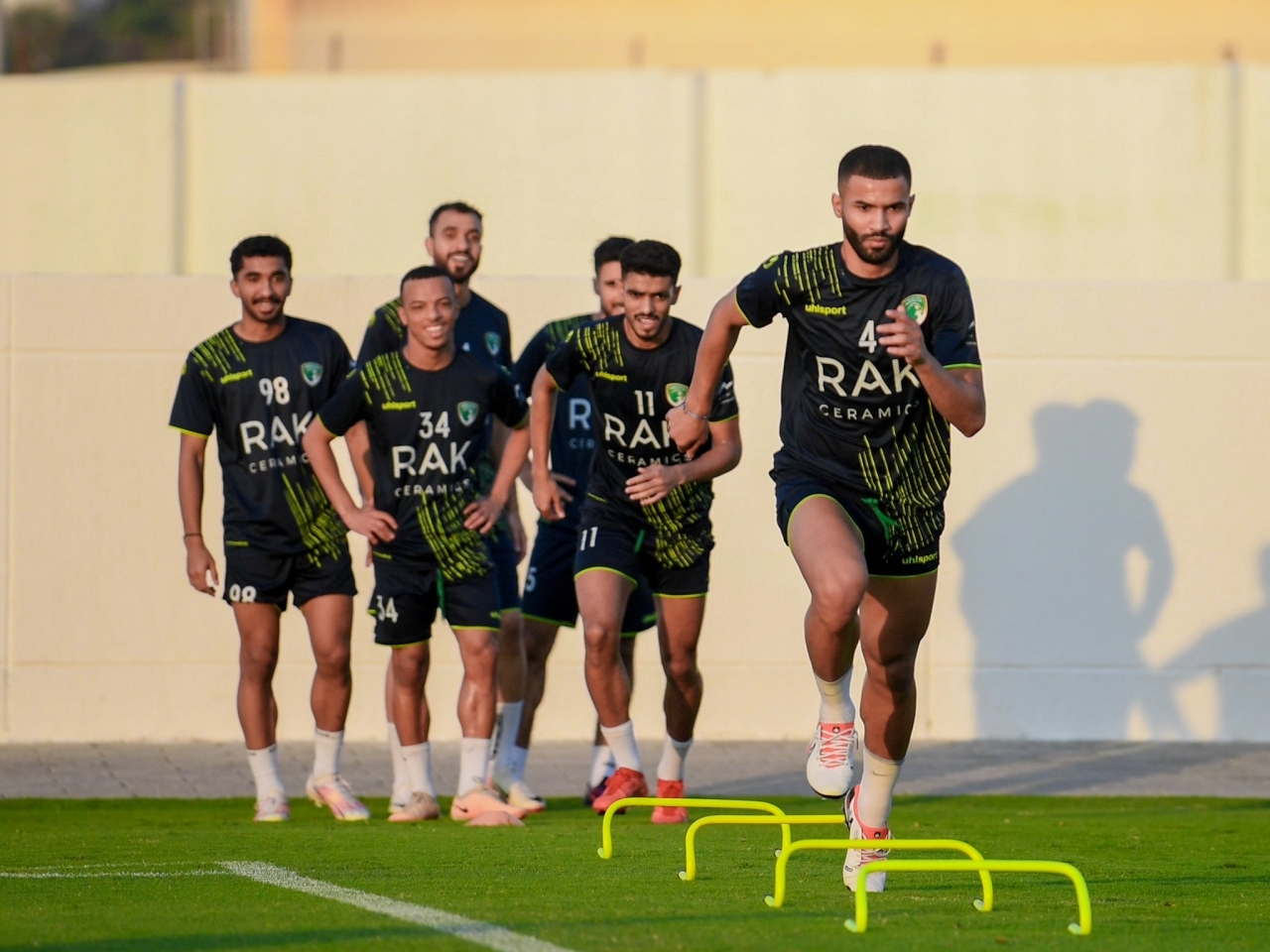 "فريق الإمارات غير مدربه مرتين |من المصدر"