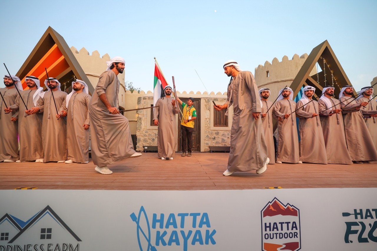 "الموروث الشعبي حاضر في ساحات حتا"