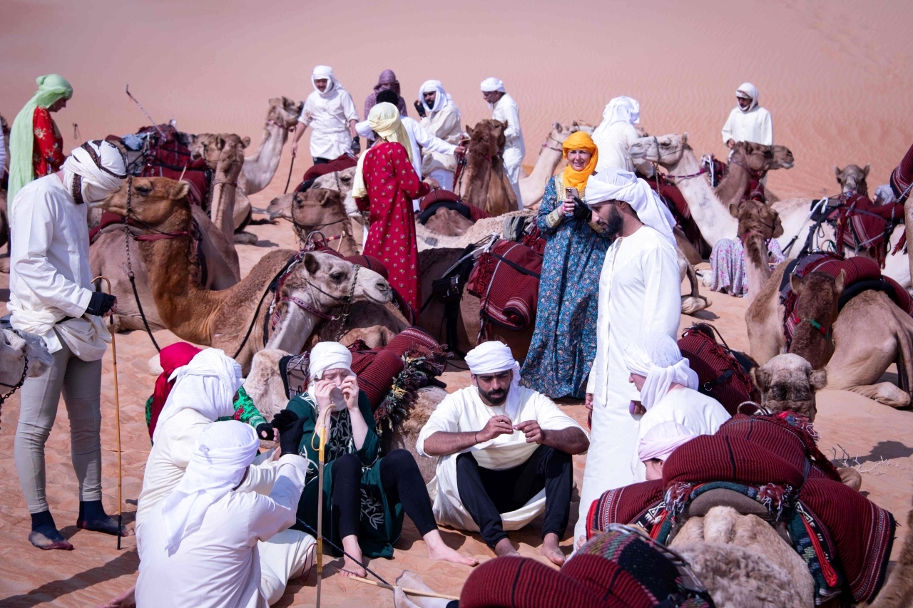 رحلة الهجن تقطع نصف المسافة في طريقها نحو دبي