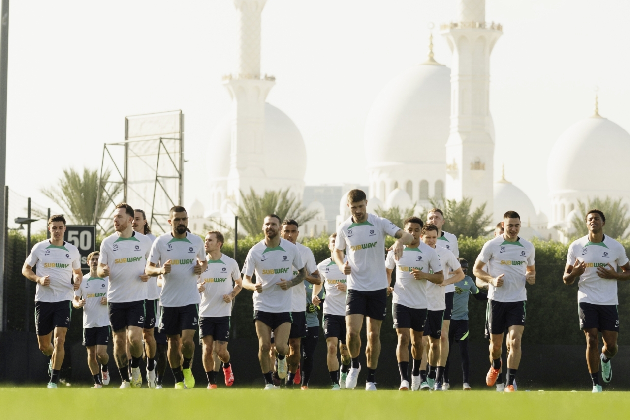 14 منتخباً تستعد في الإمارات لكأسي آسيا وأفريقيا