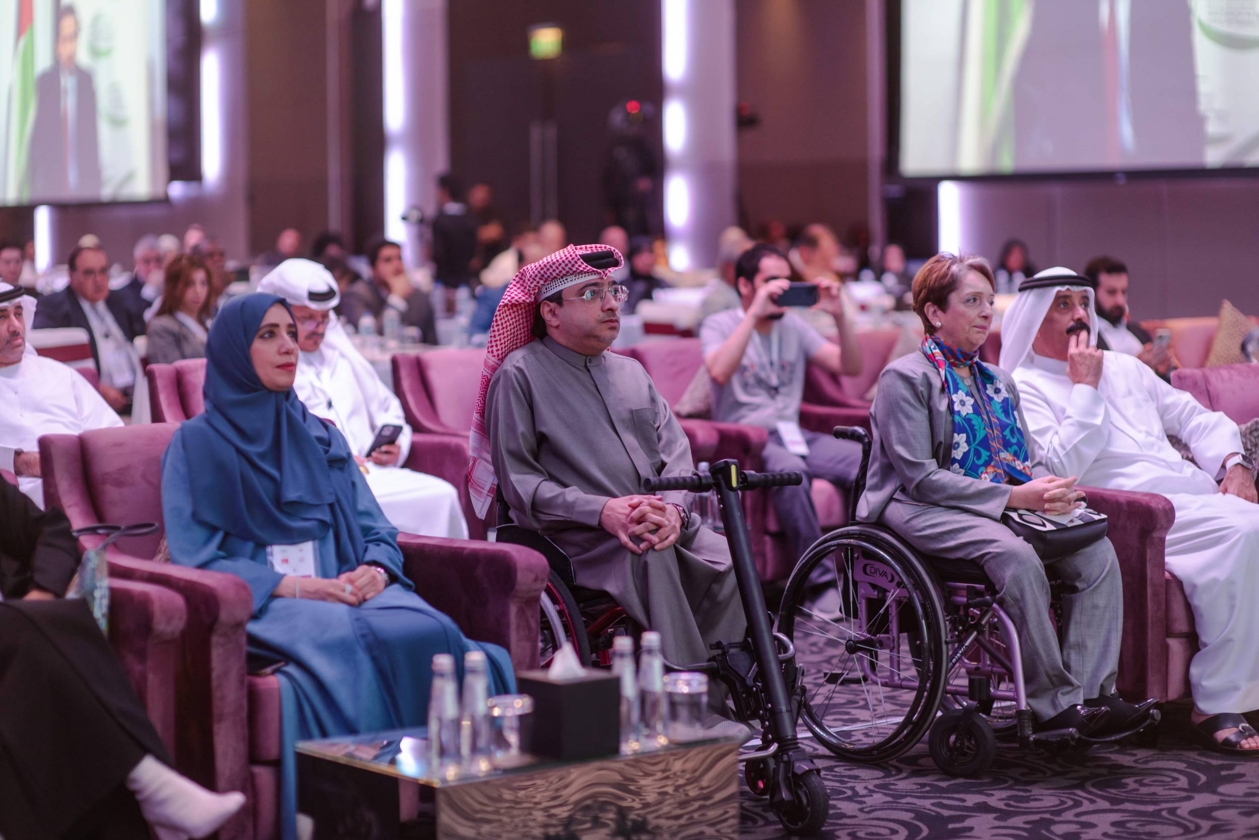 أحمد بن سعيد: الإمارات تسعى لتكون أفضل وجهة في العالم
