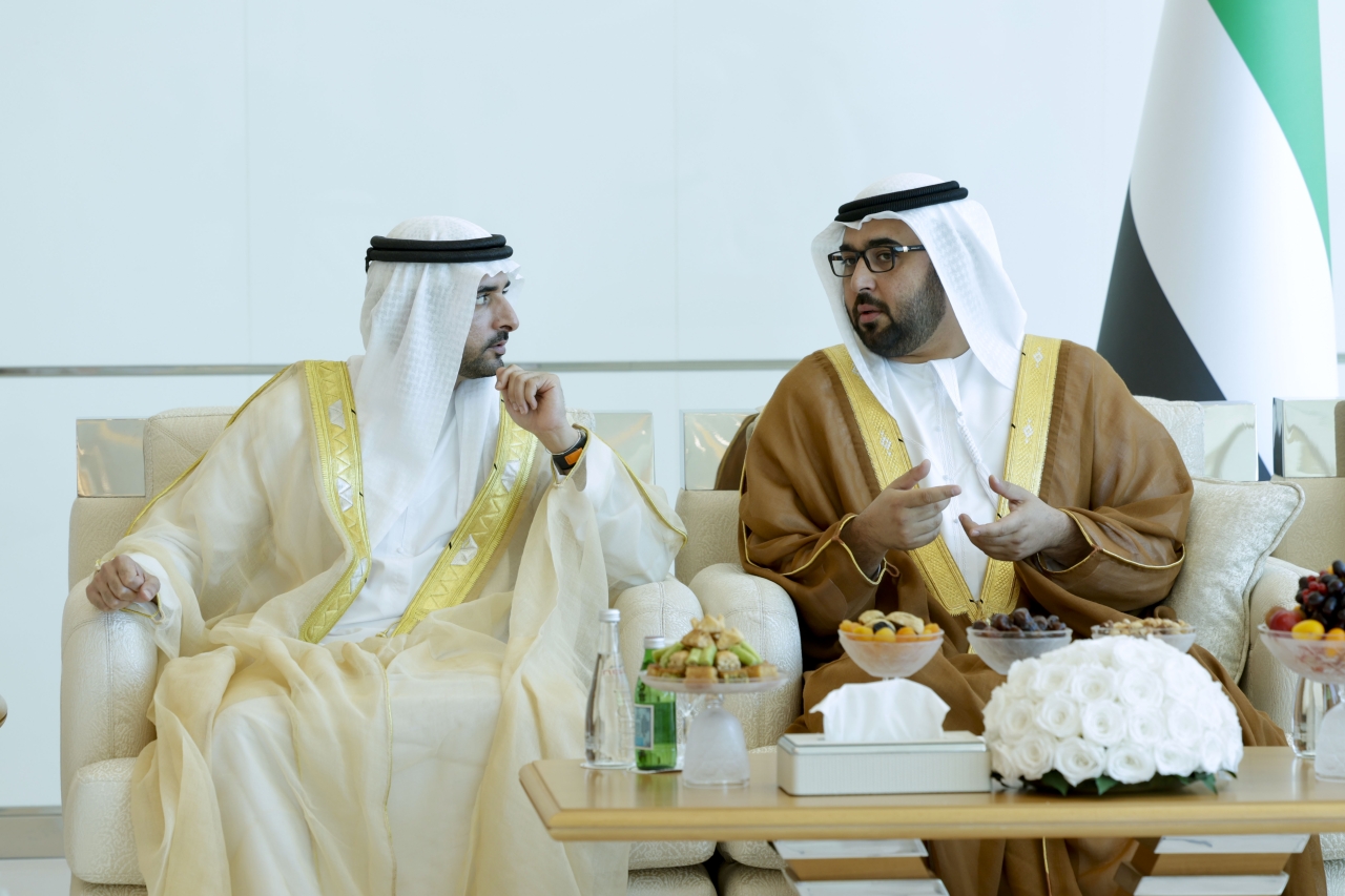 "حمدان بن محمد وراشد المعلا"