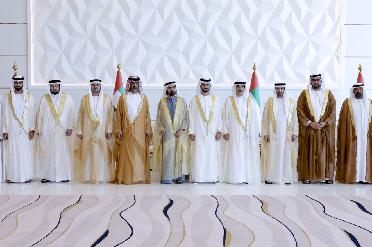 "محمد بن راشد وسعود المعلا وحمدان ومكتوم وأحمد بن محمد وعمار النعيمي وراشد بن سعود وأحمد بن سعيد وعبد الله بن سعود وحميد بن عمار"