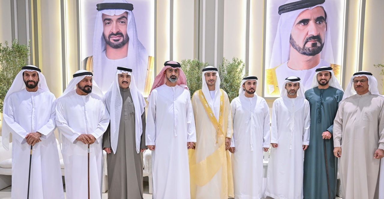 "عمار النعيمي خلال الحفل بحضور أحمد وراشد بن حميد وأحمد الزعابي وسلطان السبوسي وعلي بن سلطان"