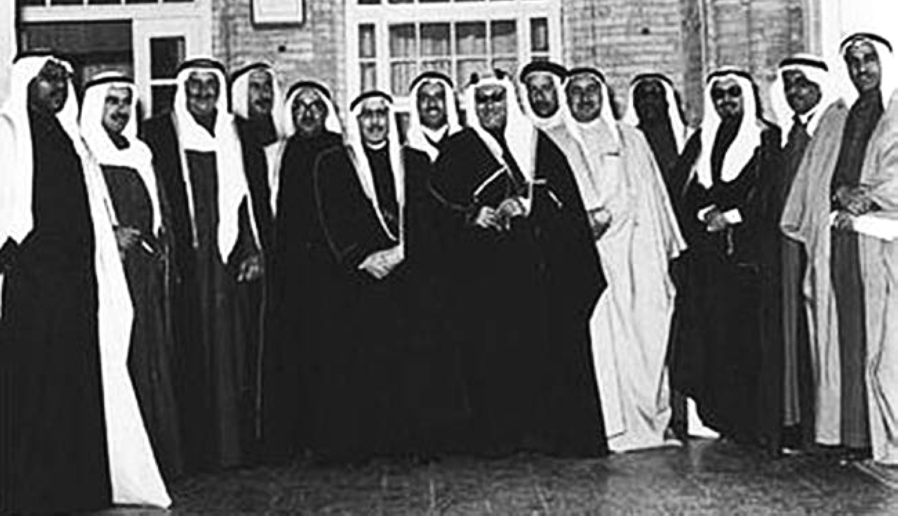 "1962 تشكيل أول حكومة في الكويت وذلك بعد انتخابات المجلس التأسيسي"