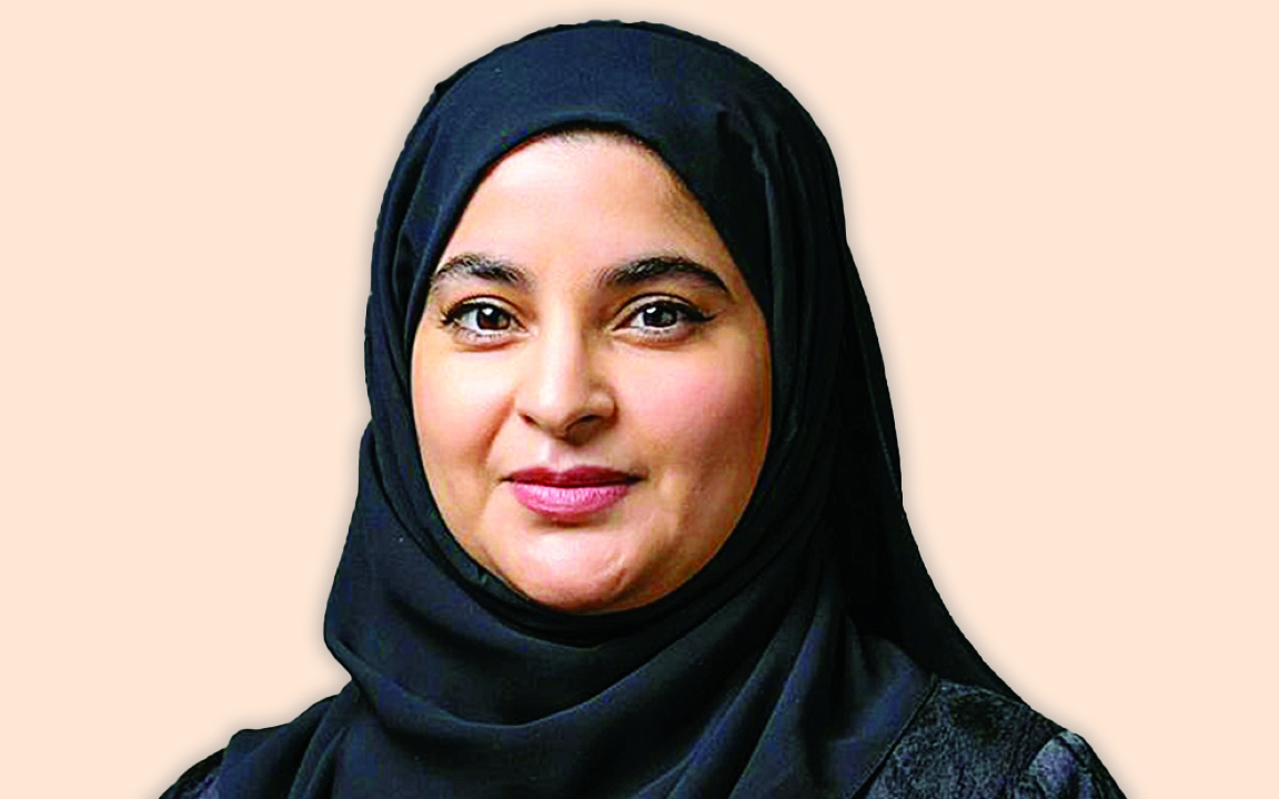 "منال بن يعروف"