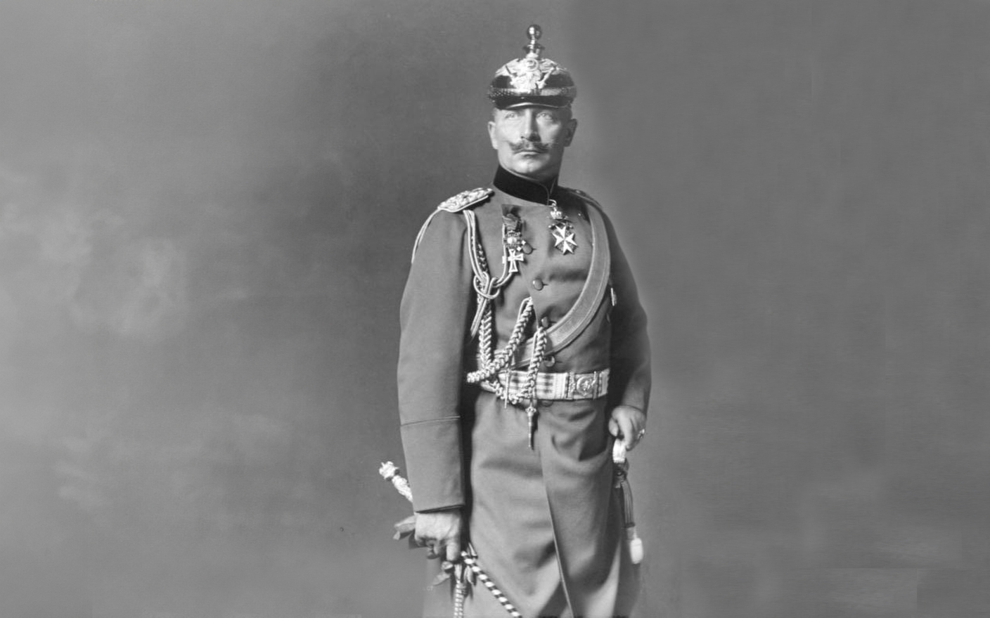 "1920 هولندا ترفض تسليم قيصر ألمانيا السابق فيلهلم الثاني للحلفاء بعد الحرب العالمية الأولى."