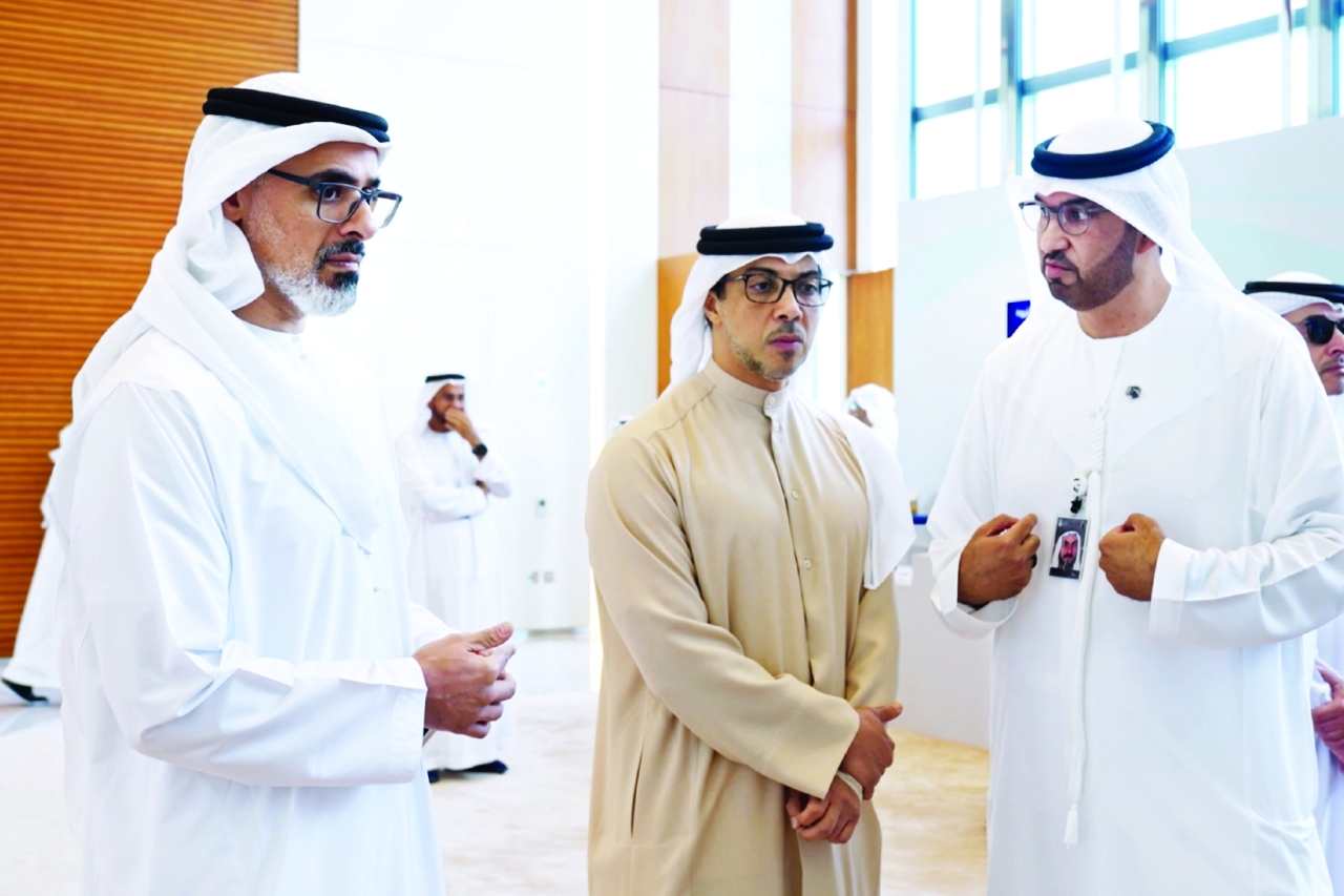 "منصور بن زايد وخالد بن محمد بن زايد وسلطان الجابر"