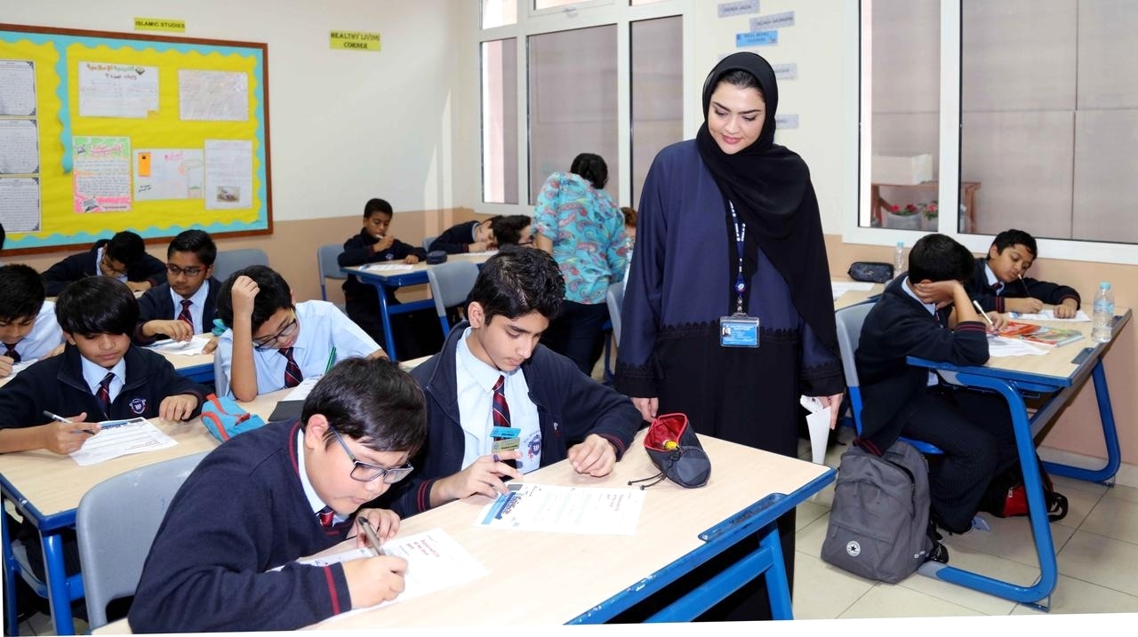 «دي بي ورلد» تُطلق منصة عالمية في التعليم وشراكات مع عدة منظمات
