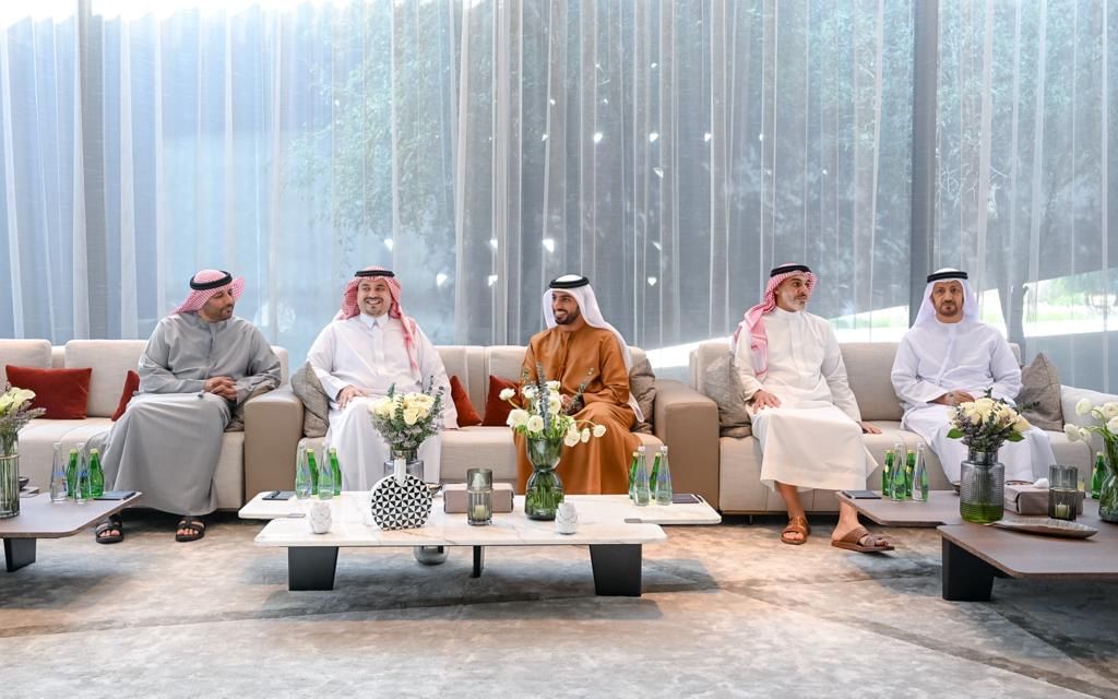 راشد بن حميد يلتقي عددا من رؤساء بعثات الدول المشاركة في ألعاب غرب آسيا البارالمبية
