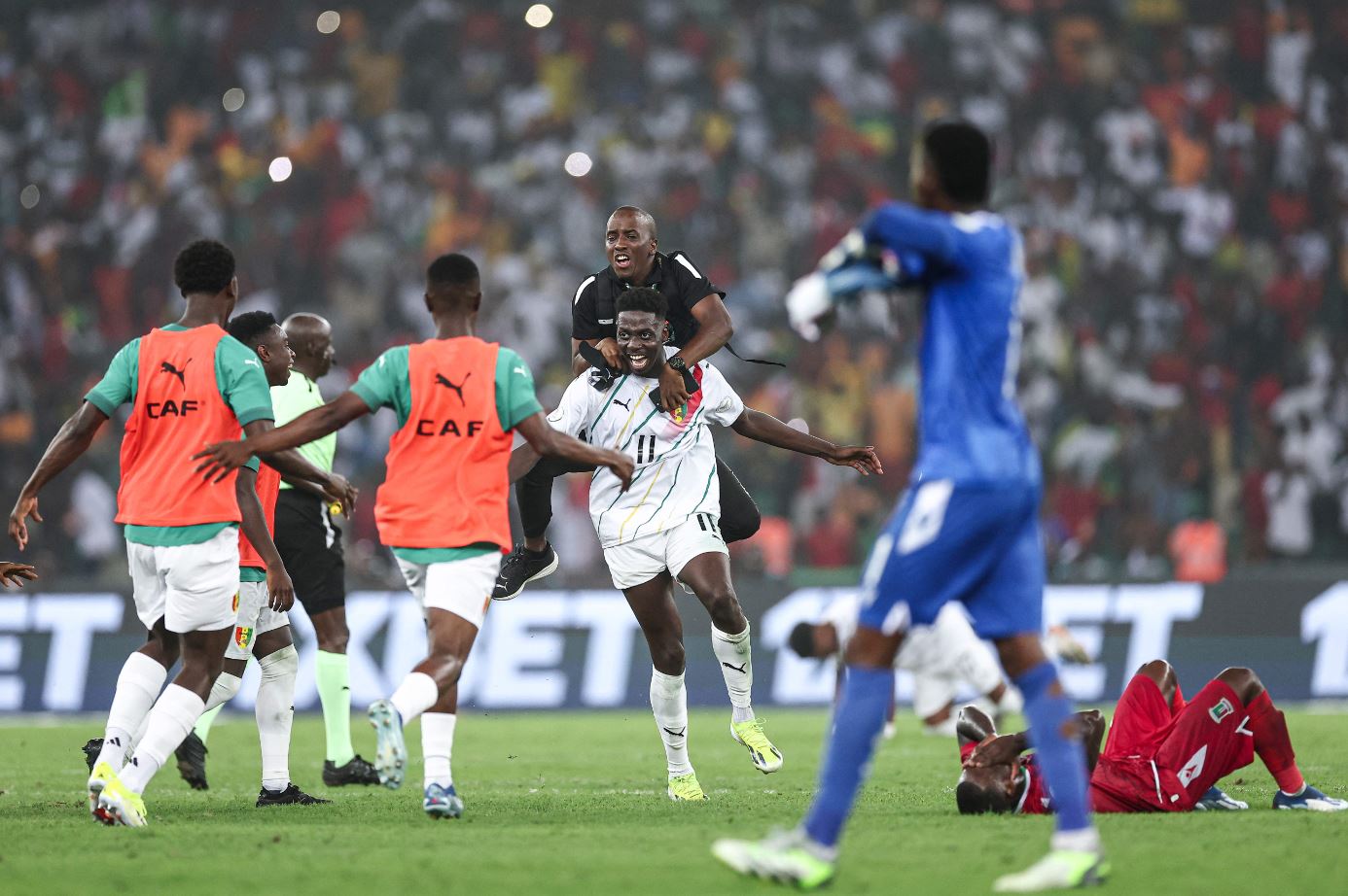 غينيا تصعق غينيا الاستوائية بهدف قاتل وتتأهل لدور الثمانية بكأس الأمم الأفريقية