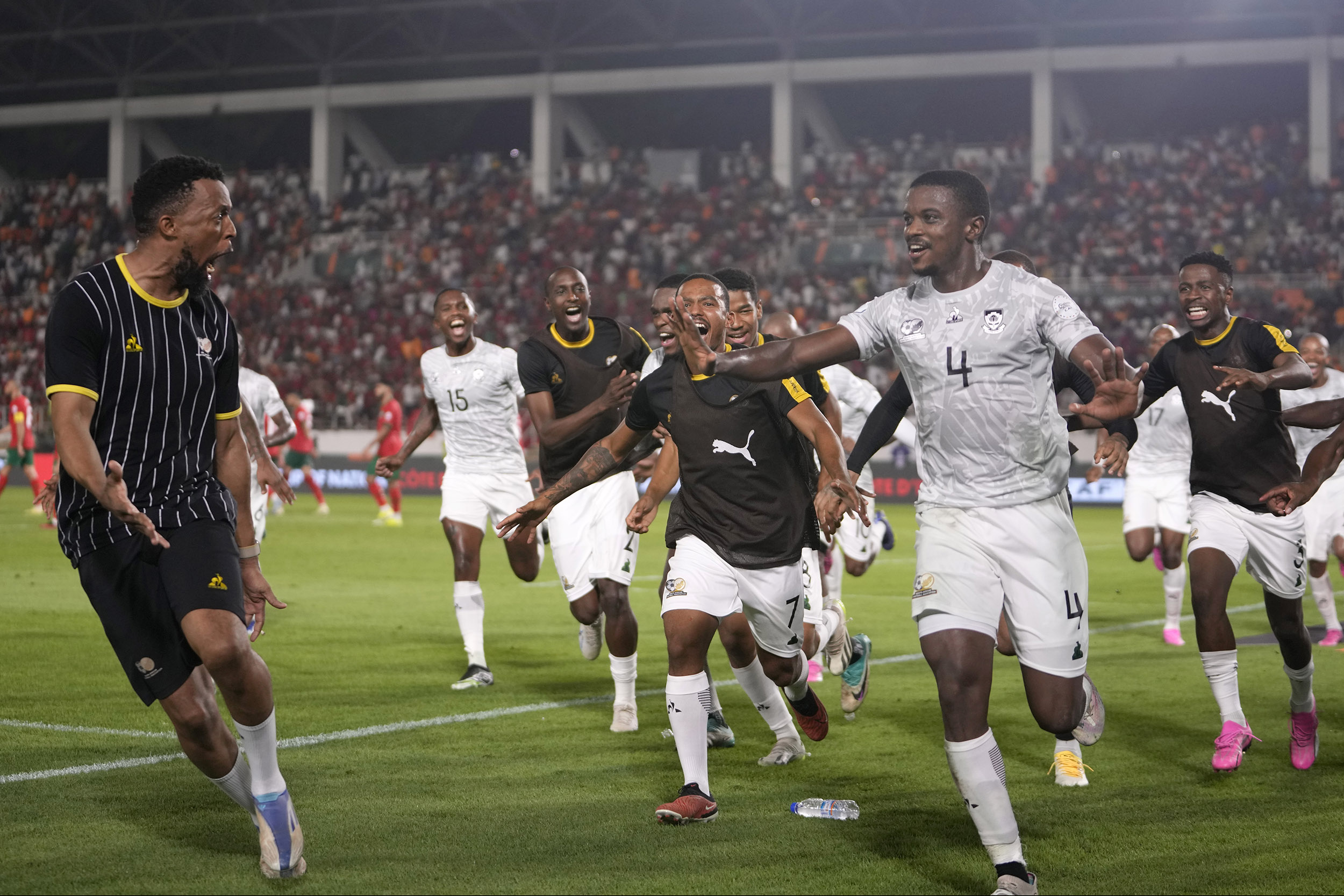 المغرب يلحق بالمنتخبات العربية ويودع أمم أفريقيا بالخسارة أمام جنوب أفريقيا