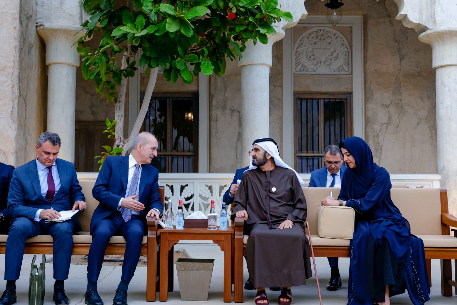 "محمد بن راشد خلال استقباله رئيس مجلس الأمة التركي بحضور ريم الهاشمي | تصوير: خليفة عيسى، وخليفة اليوسف"