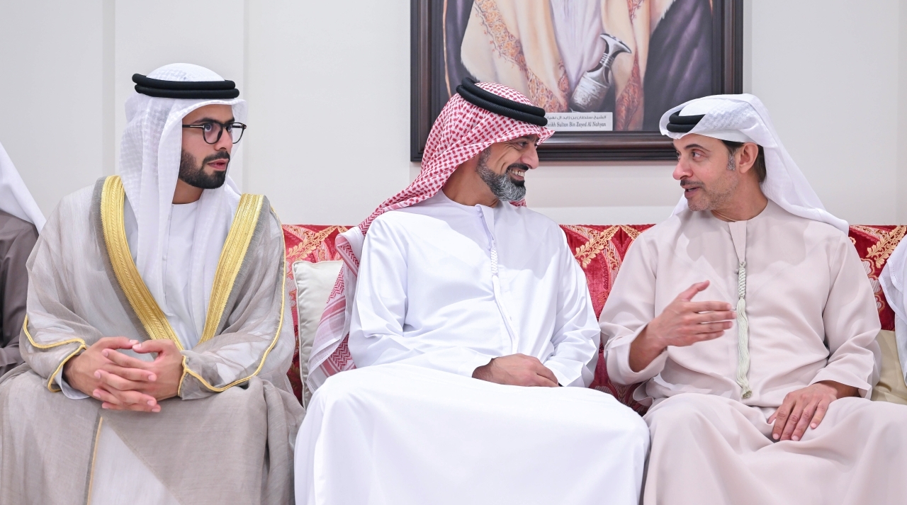 "عمار النعيمي وهزاع بن زايد والعريس"