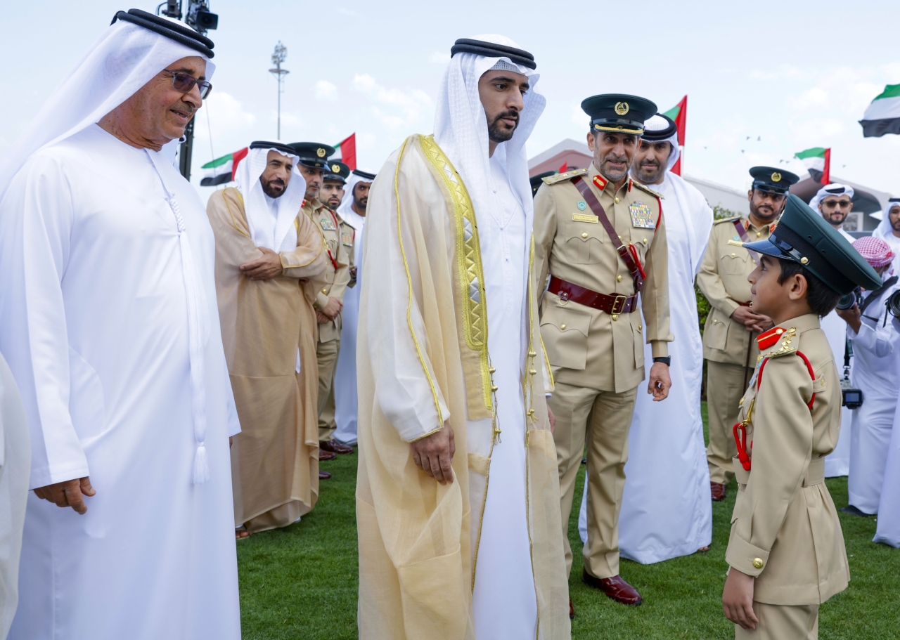"حمدان بن محمد والمر بن مكتوم وعبدالله المري وسيف الشعفار وقيادات شرطية"