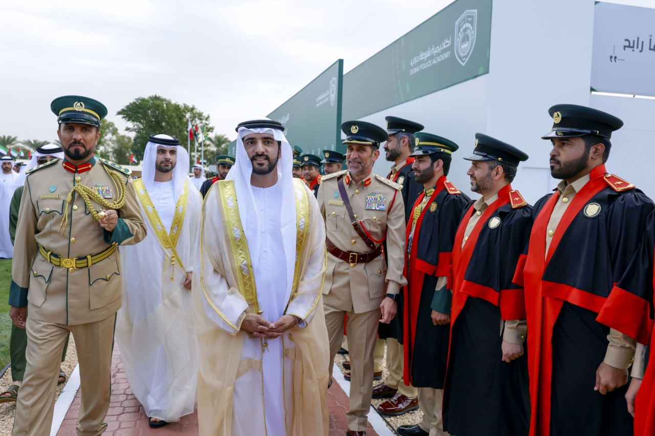 "حمدان ومنصور بن محمد وعبدالله المري وسلطان الجمال"