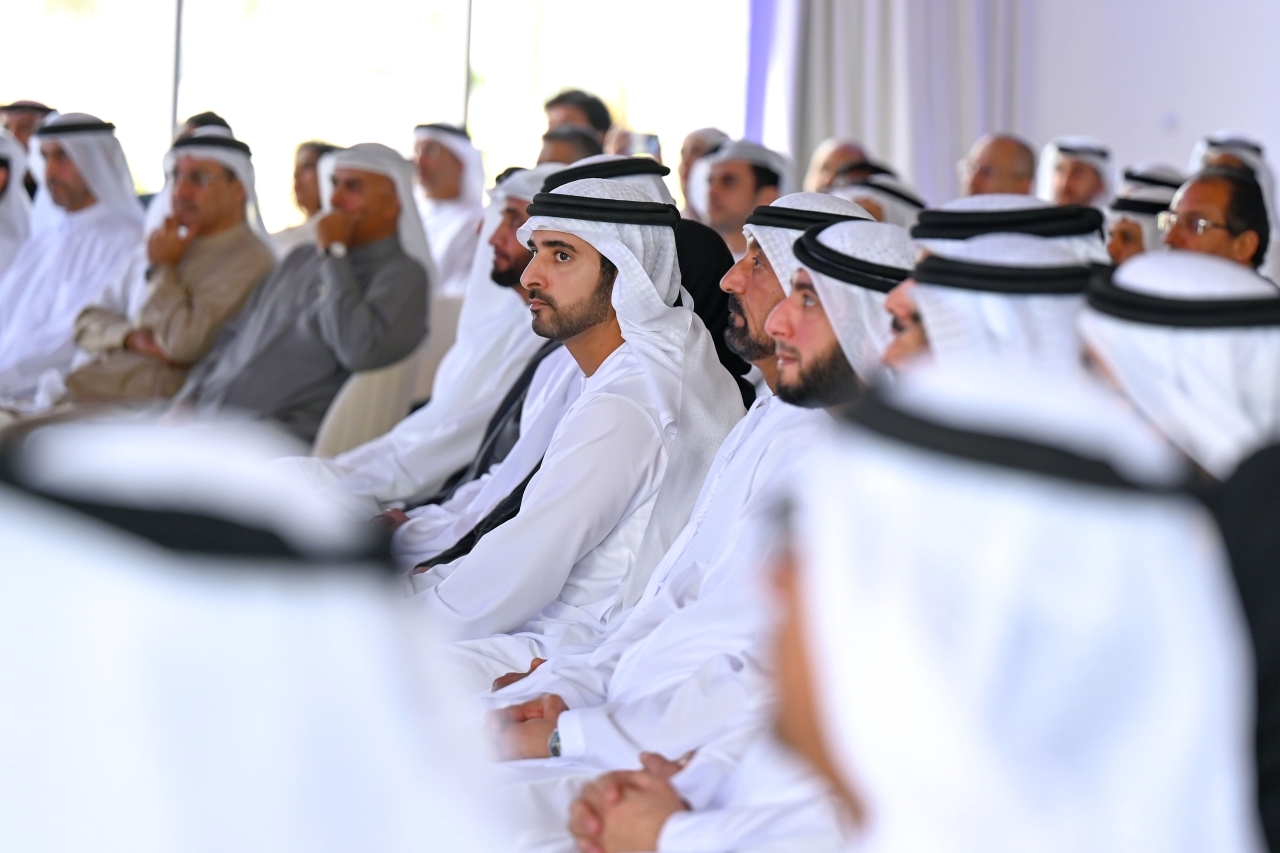 "سموه خلال الحفل بحضور أحمد بن سعيد وراشد بن حمدان ومحمد الشيباني وعوض الكتبي وحميد القطامي ومسؤولين"