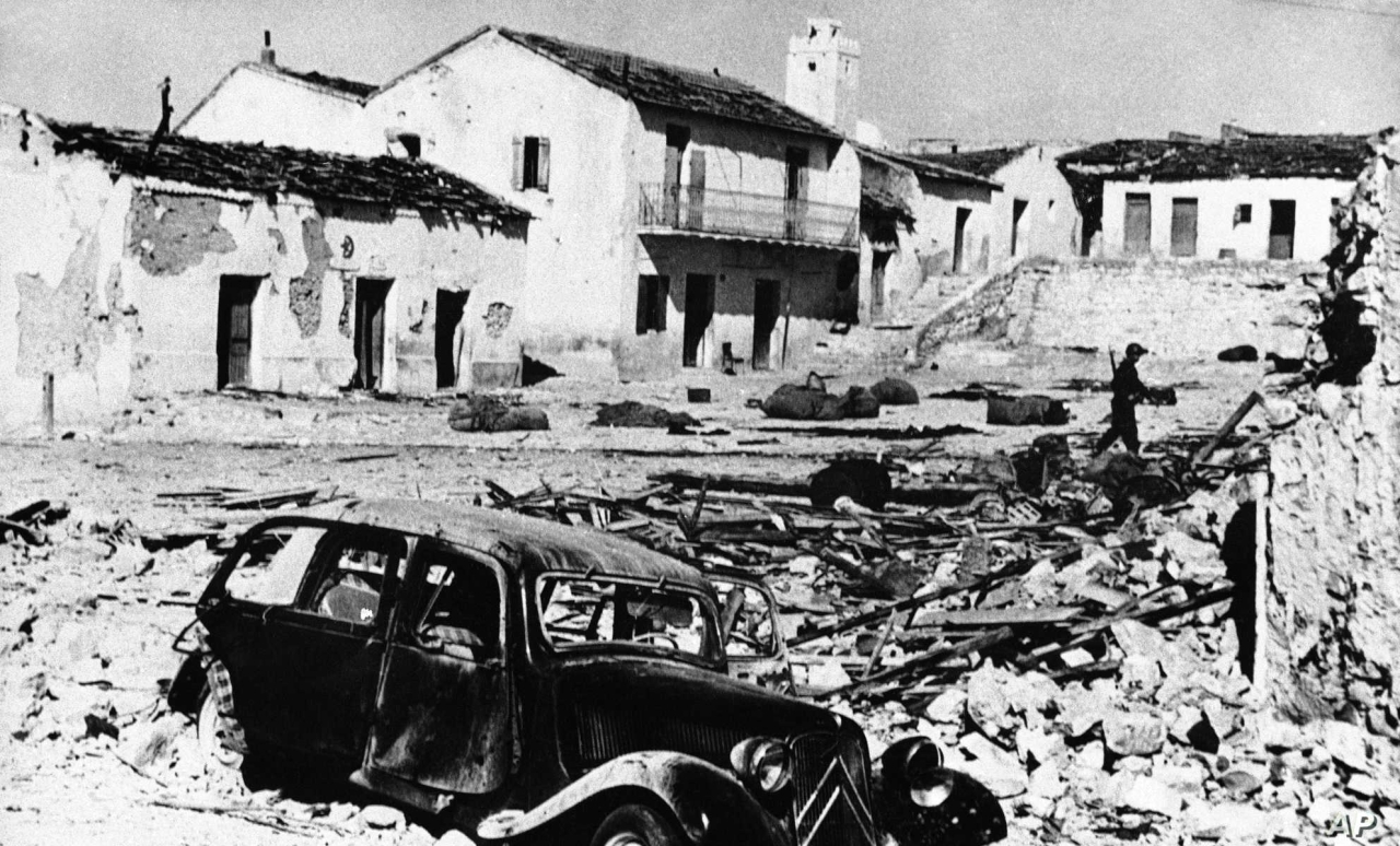 "1958 وقوع أحداث ساقية سيدي يوسف في رد فعل للدعم التونسي للثورة الجزائرية."