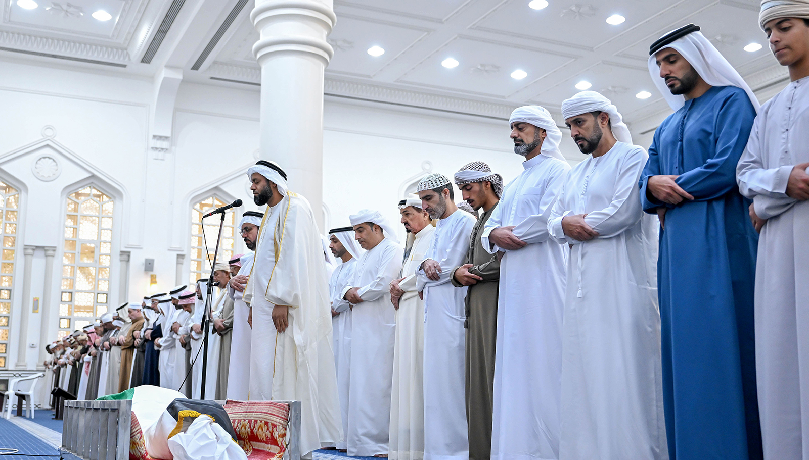 "وام"