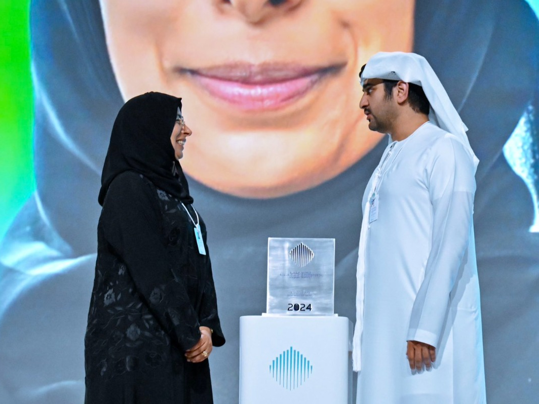 مكتوم بن محمد: سعيد بتكريم حنان الكواري وجهودها ستلهم العالم في مجالات الرعاية الصحية