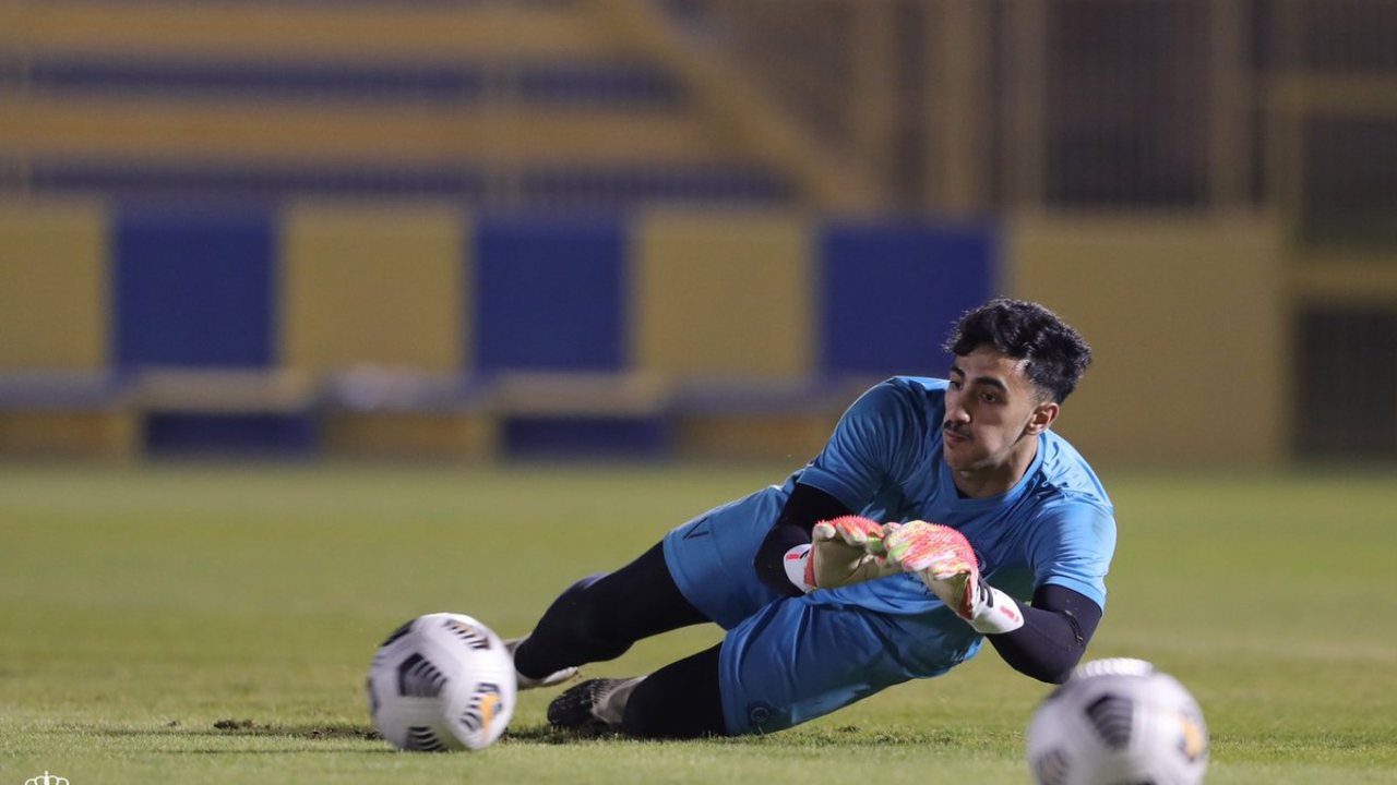 إيقاف العقيدي حارس النصر خمسة أشهر وتغريم الفرج والغنام مالياً لرفضهم الانضمام للمنتخب السعودي
