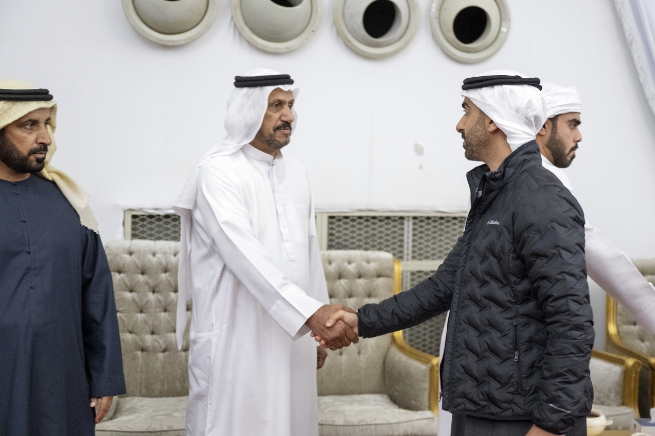 "حمدان بن محمد بن زايد معزياً أسرة الشهيد محمد المنصوري"