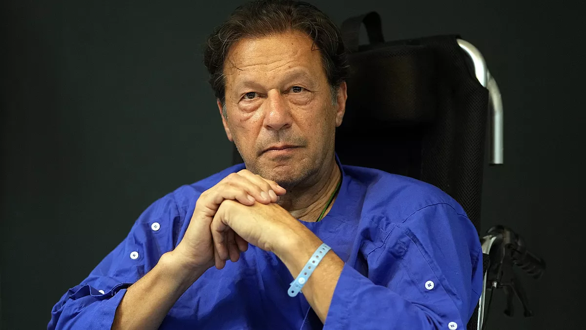 عمران خان يستبعد التحالف مع منافسيه في باكستان