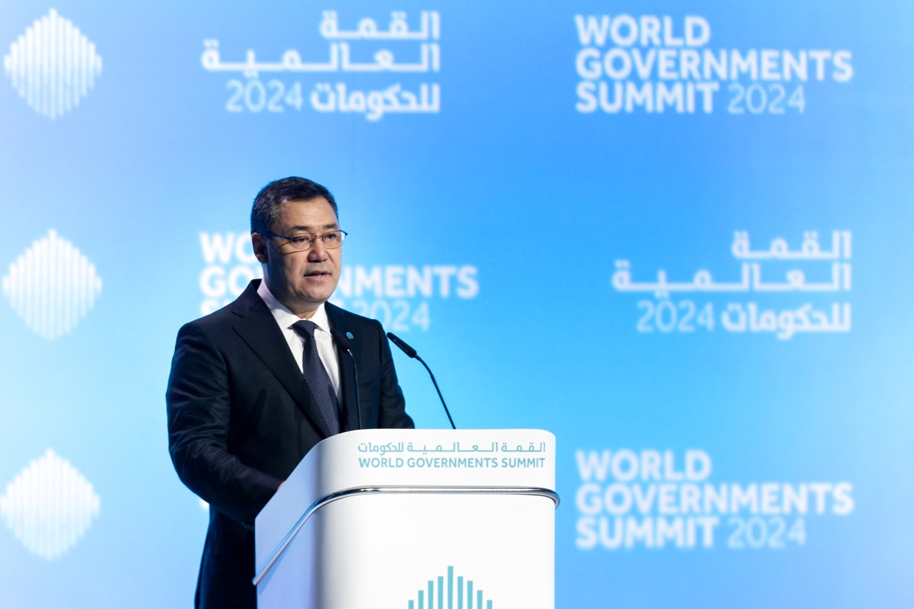 رئيس قيرغيزستان: «المسرعات الحكومية» الإماراتي	عالج إشكالياتنا الاجتماعية